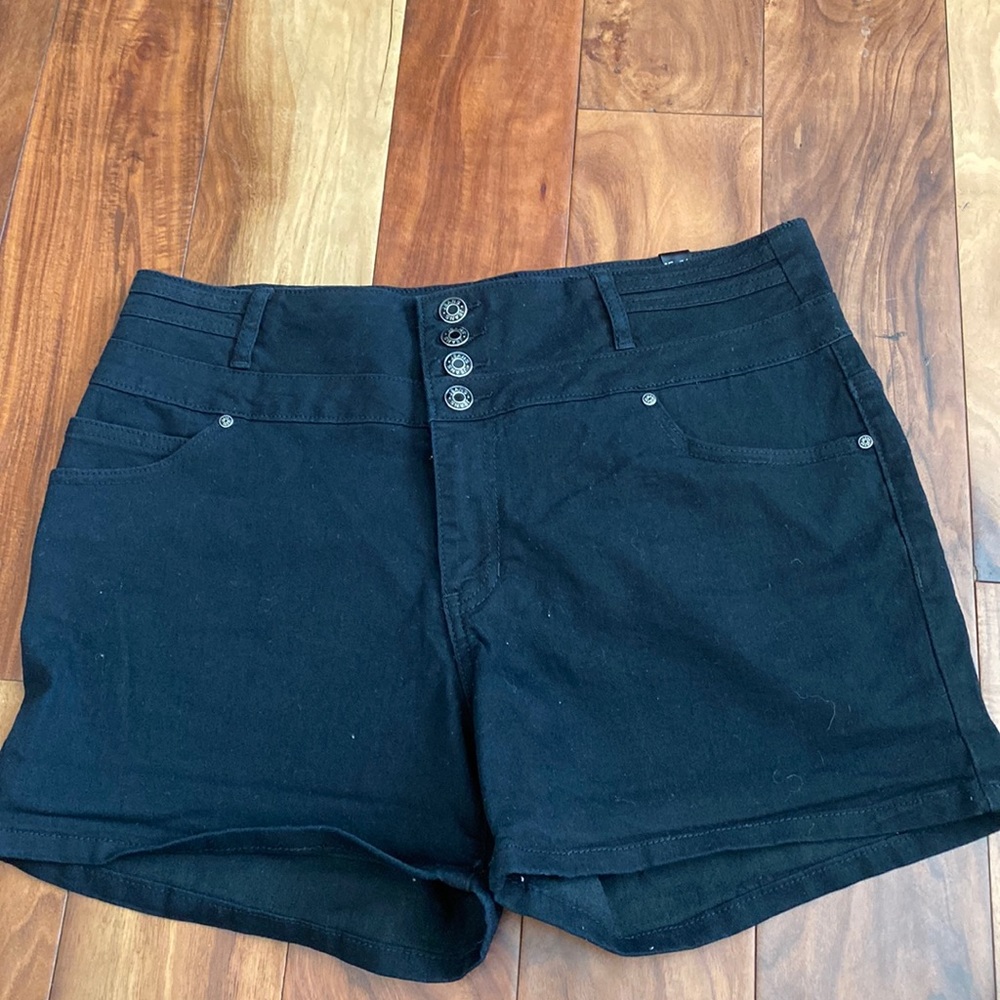 Silver crush high waist  size 15/16 shorts.  New without tags